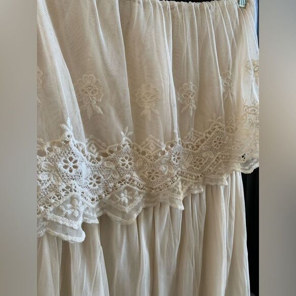 Bobeau Strapless Cream Boho Bridal Crochet Lace Dress | Medium - Picture 2 of 6